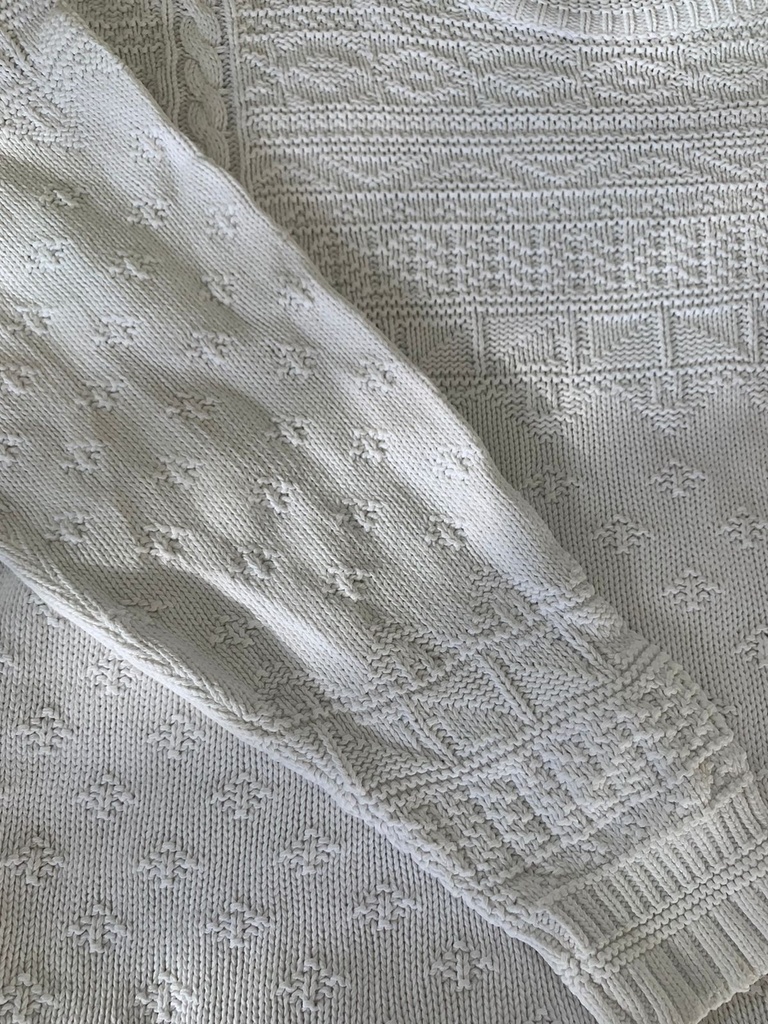 sweater blanco